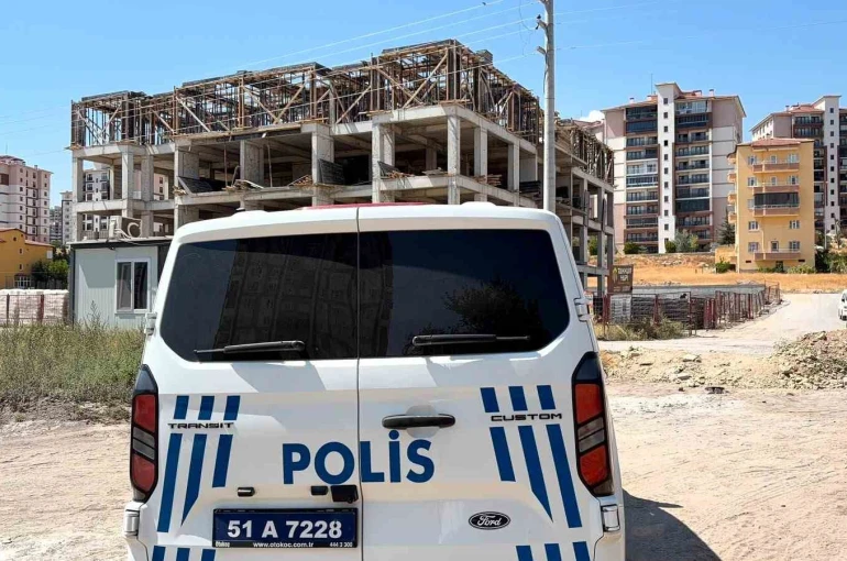 İnşaattan düşen işçi yaralandı