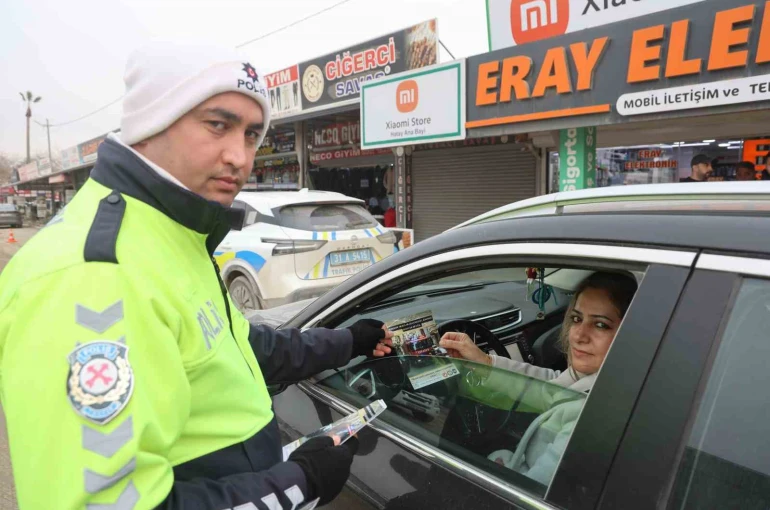 İnsan hayatına mal olabilen ’hatalı araç parkı’ konusunda sürücüler uyarıldı 