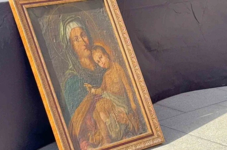 Interpol tarafından 20 yıldır aranan tarihi hat levha İstanbul’da ele geçirildi 