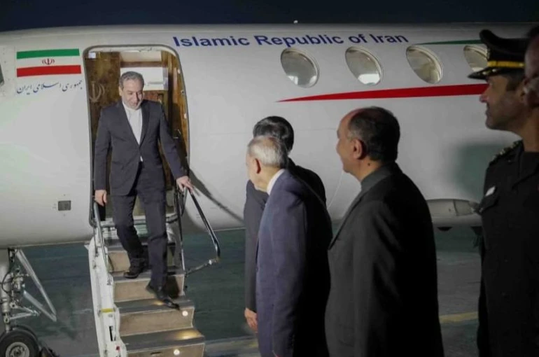 İran Dışişleri Bakanı Arakçi İslamabad’da 