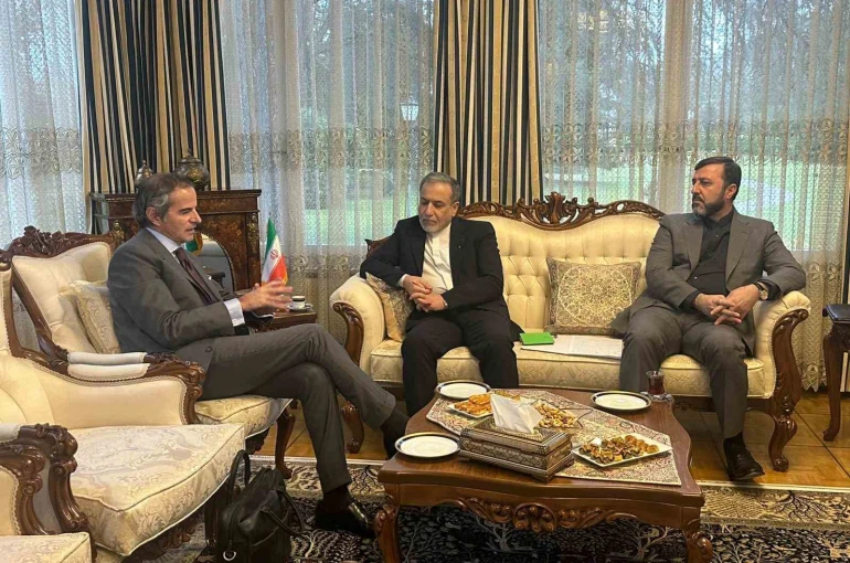 İran Dışişleri Bakanı Arakçi, UAEA Başkanı Grossi ile görüştü 