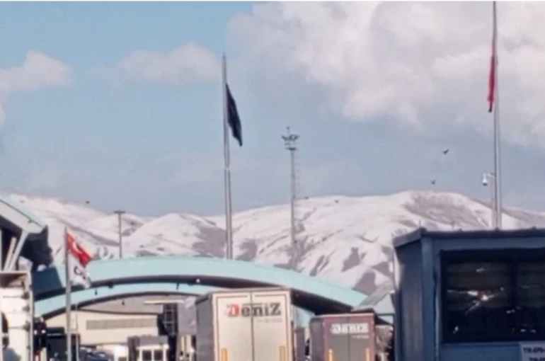 İran sınırındaki Esendere Sınır Kapısı’nda geçişlere kısıtlama getirildi