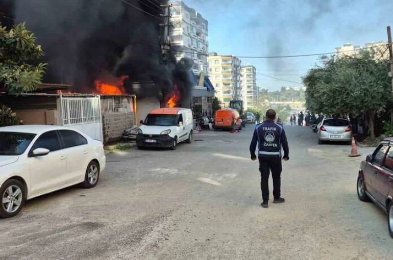 İş yerinde başlayan yangında alevler eve sıçradı 