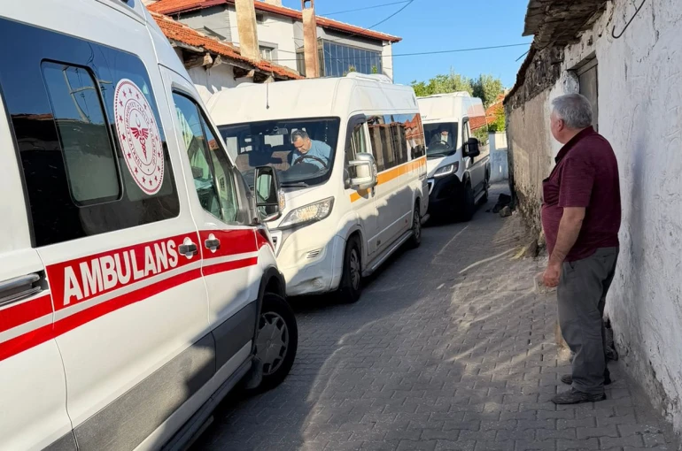 İşçi servisine çıkmadan kalp krizi geçiren şoför hayatını kaybetti 