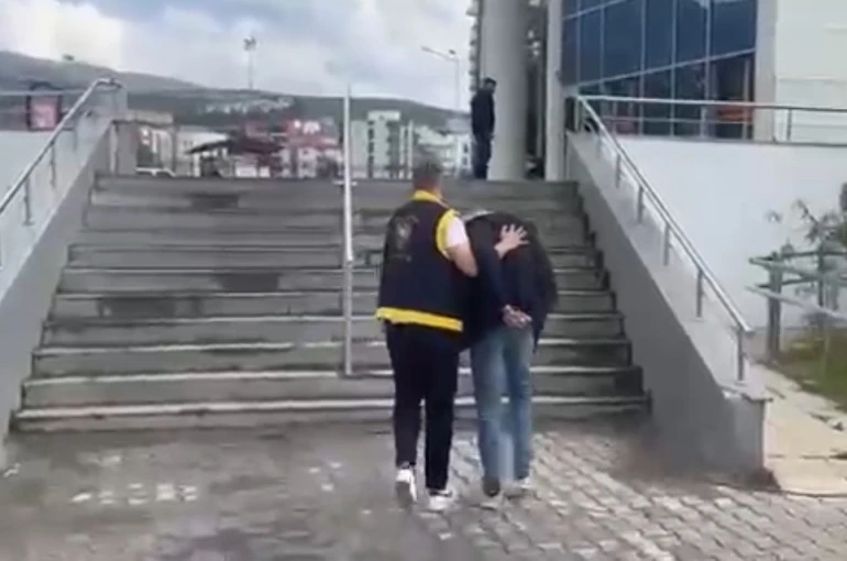 İskenderun’da 2 yıl hapis cezasıyla aranan şahıs yakalandı 