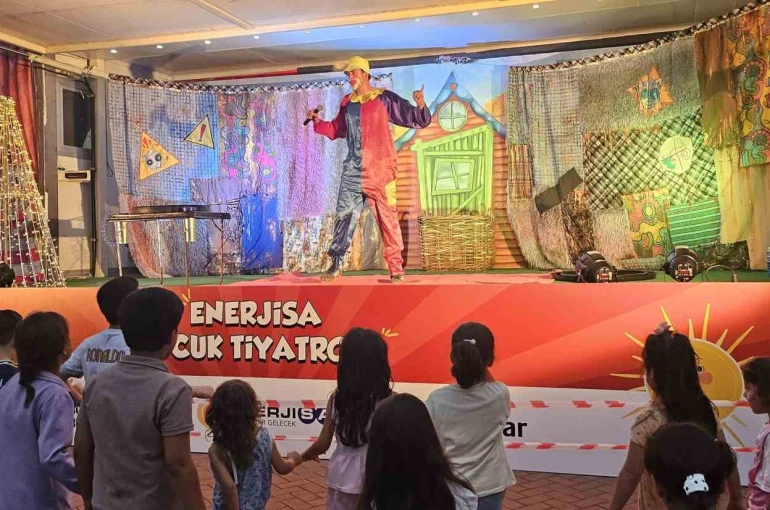 İskenderun’da "Enerjimi Koruyorum" çocuk tiyatrosu perdelerini açtı 