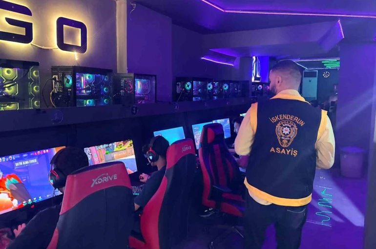 İskenderun’da internet kafe ve oyun salonları denetlendi