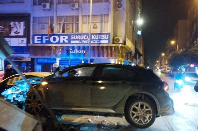 İskenderun’da trafik kazası: 2 yaralı 