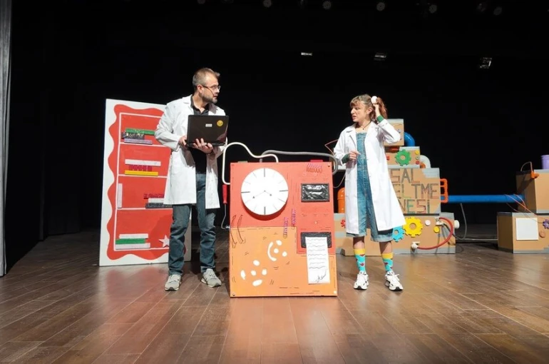 Isparta Belediyesi Şehir Tiyatroları çocuklarla buluştu 