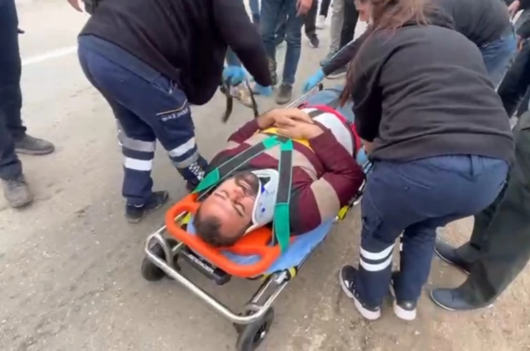 Isparta’da elma yüklü çekici kanala devrildi: 1 yaralı 