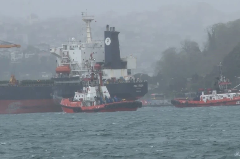 İstanbul Boğazı çift yönlü olarak gemi trafiğine açıldı 