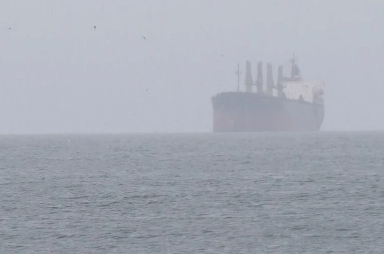 İstanbul Boğazında makine arızası yapan gemi Ahırkapı’ya demirletildi 