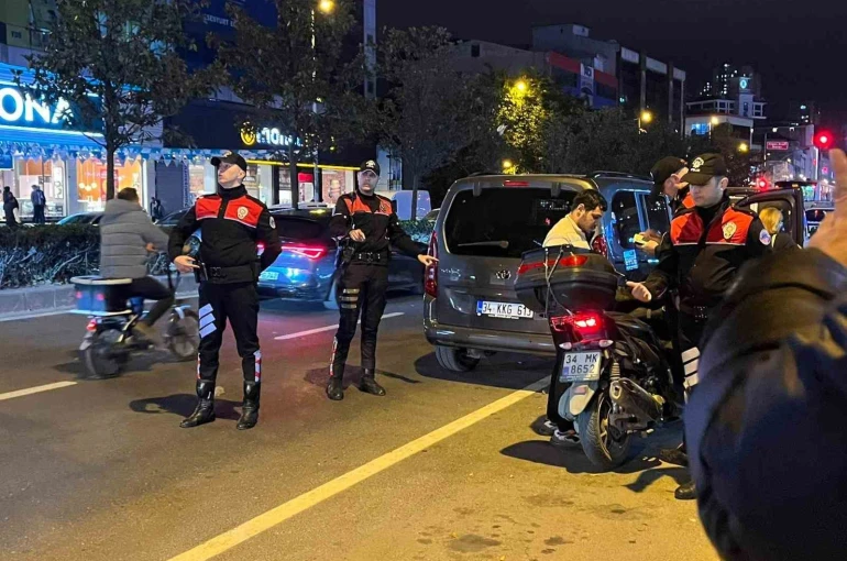 İstanbul Emniyet Müdürü Yıldız, Esenyurt’ta denetimlere katıldı