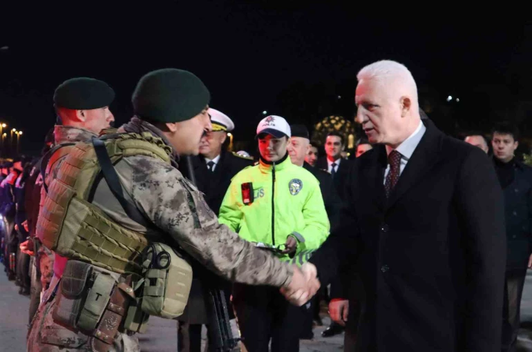 İstanbul Valisi Gül: "Hemşehrilerimizin huzur içinde yeni yıla girmesi için bütün tedbirleri aldık" 