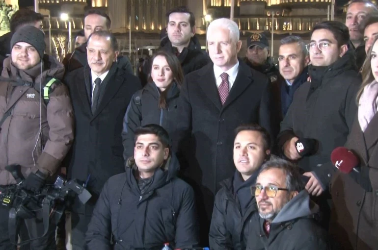 İstanbul Valisi Gül ve İl Emniyet Müdürü Yıldız, Taksim’de denetim noktasını ziyaret etti 