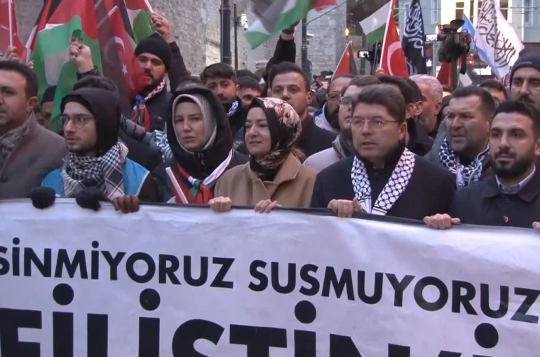 İstanbul’da büyük Gazze yürüyüşü 