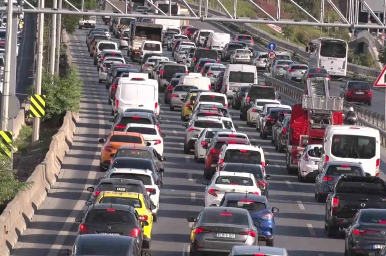 İstanbul’da iş çıkış saatinde trafik yoğunluğu yüzde 71’e ulaştı
