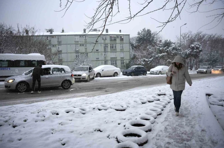 İstanbul’da kar yağışı etkili oluyor 