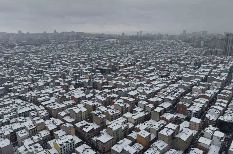 İstanbul’dan kar manzaraları havadan görüntülendi 