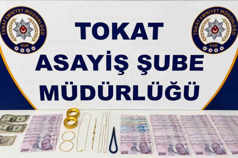 İstanbul’dan temin ettikleri sahte altınları Tokat’ta bozmak isterken yakalandılar