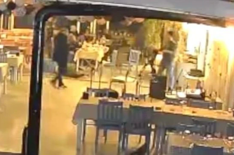 İstediği verilmeyince restorana tüfekle saldırdı: 1 ölü, 3 yaralı 