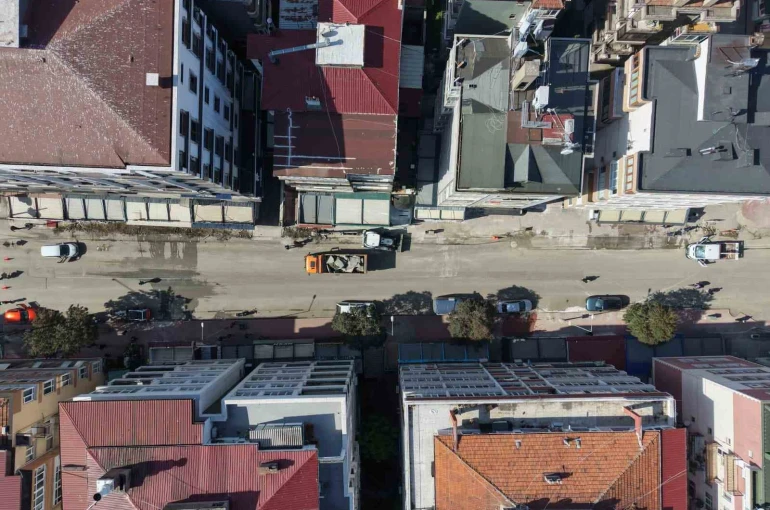 İstiklal Caddesi’nde asfalt ve kaldırım çalışmalarına başlandı 