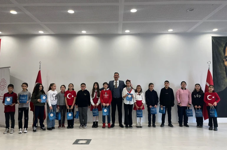 İstiklal Marşı Güzel Okuma Yarışması’nda il birincisi Kula’dan