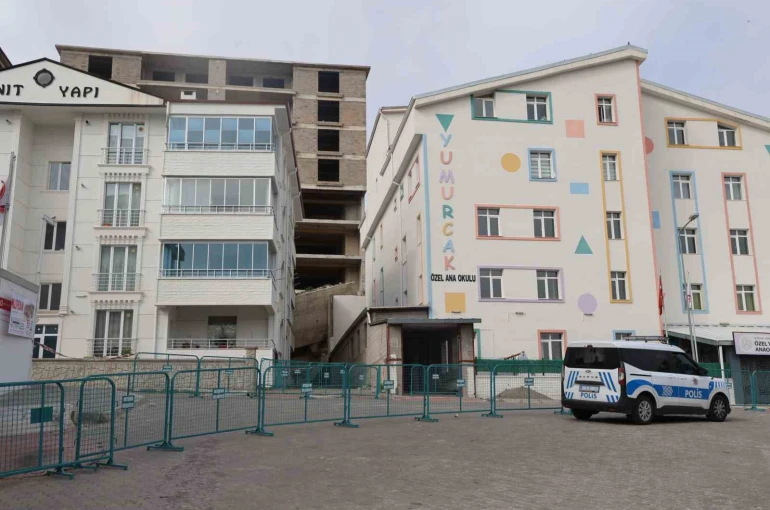 İstinat duvarı çöken inşaatta çalışmalar durduruldu 