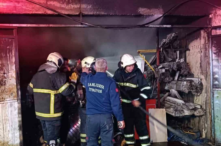 İşyerindeki yangına itfaiye müdahale etti 
