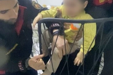 İtfaiyeci babanın oğlunu mesai arkadaşları kurtardı 