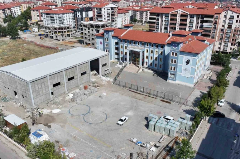 İTO Şehit Mustafa Gözütok Ortaokulu’na kapalı spor salonu kazandırılıyor