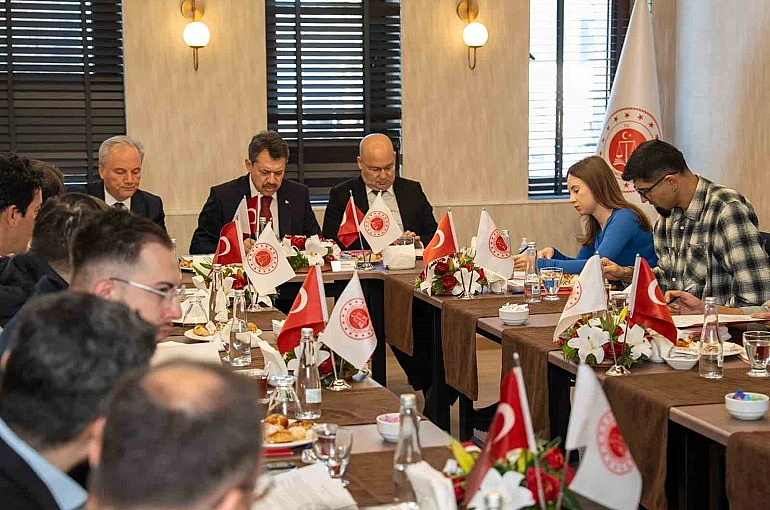 İzmir Adliyesinin 2025 bilançosu açıklandı: Karar sayısında büyük artış 