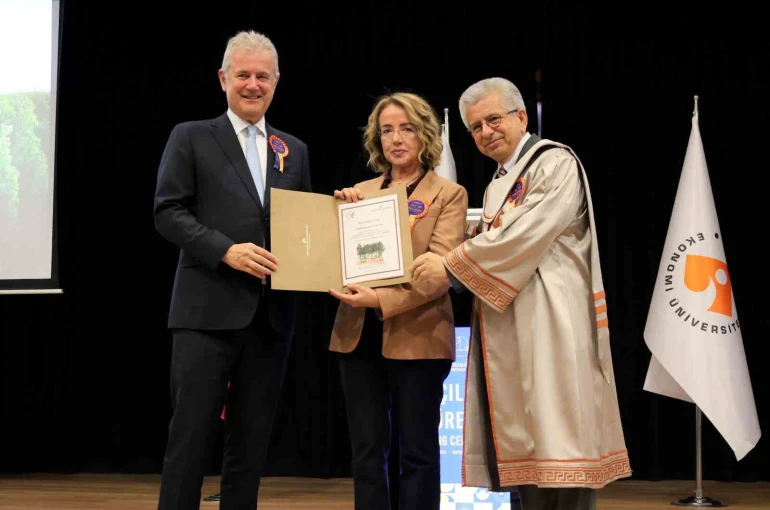 İzmir Ekonomi’den yeni döneme ‘merhaba’ 