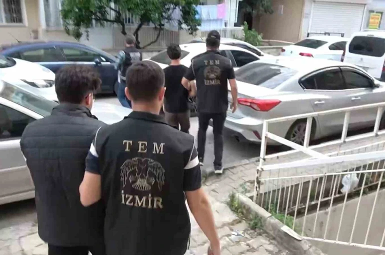 İzmir merkezli 12 ilde FETÖ operasyonunda 41 tutuklama
