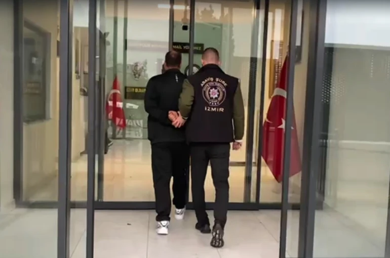 İzmir’de 27 yıl hapis cezasıyla aranan şahıs yakalandı