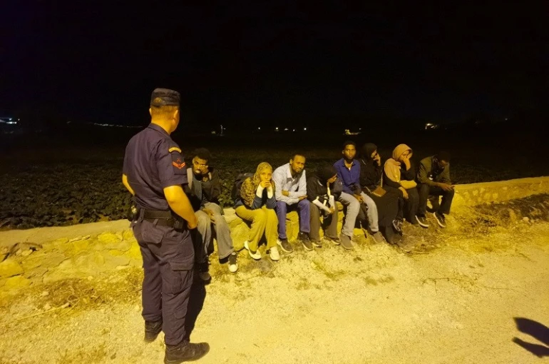 İzmir’de 36 düzensiz göçmen yakalandı 