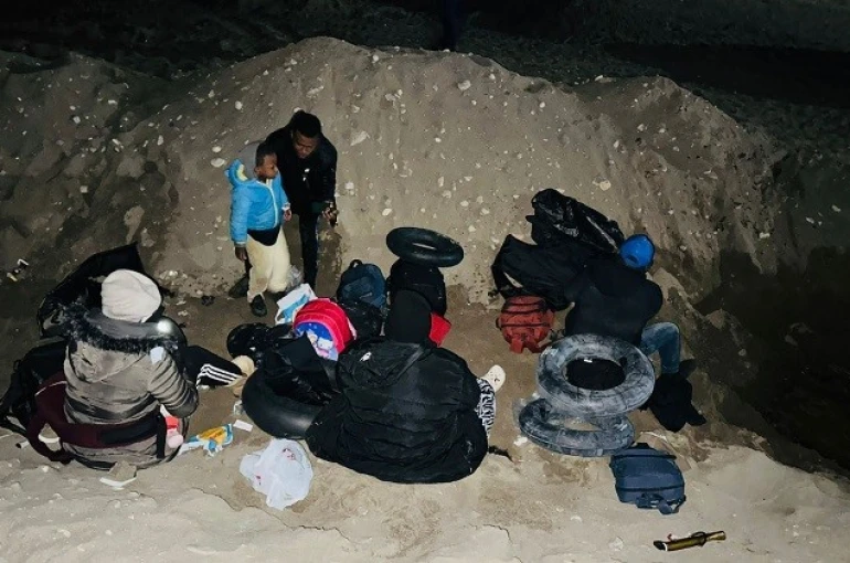 İzmir’de 7 düzensiz göçmen yakalandı, 34 göçmen kurtarıldı 