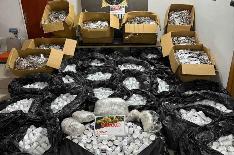İzmir’de 974 adet uyuşturucu hap ele geçirildi 