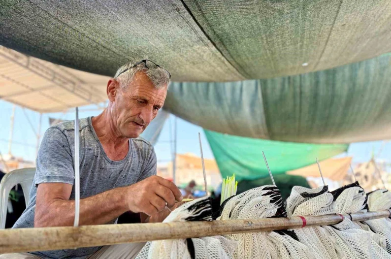 İzmir’de balıkçılar yeni av sezonu için gün sayıyor 
