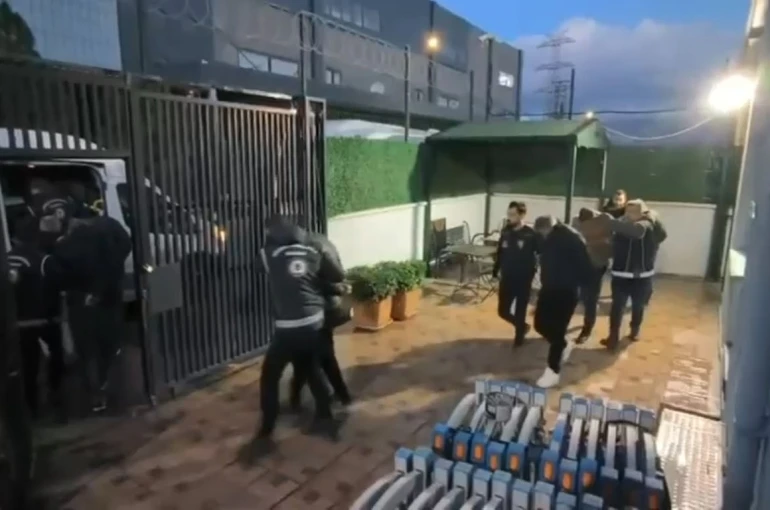 İzmir’de ’insan ticareti’ operasyonu: 4 tutuklama 