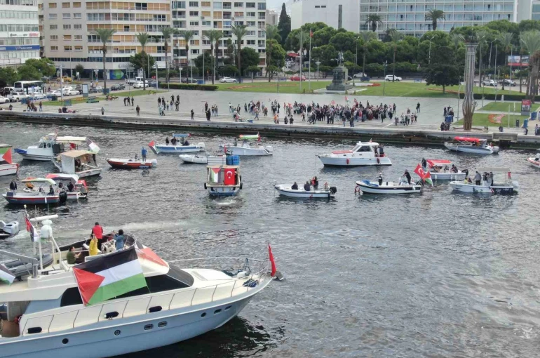 İzmir’de ’Kararlıyız, Sumud’un Yanındayız’ etkinliği düzenlendi