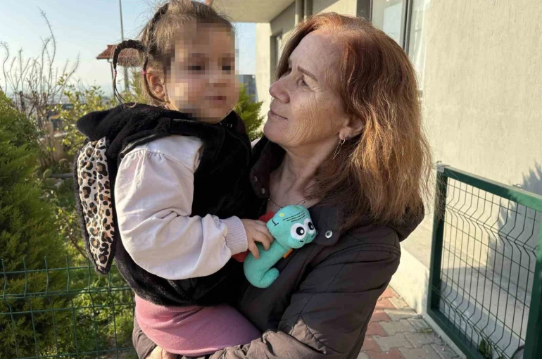 İzmir’de köpek dehşeti: 3 yaşındaki Ada’nın yüzü pençe ve ısırıkla dolu