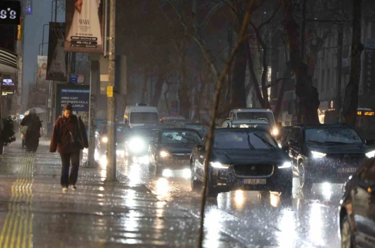 İzmir’de metrekareye 47.5 kilogram yağış düştü