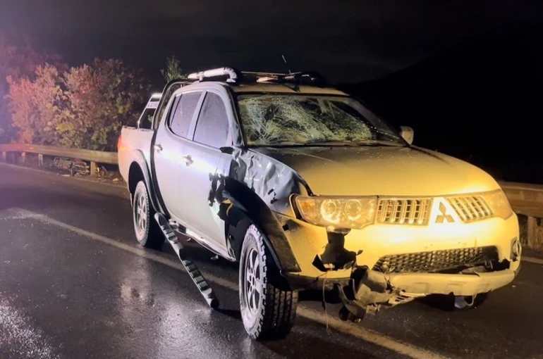 İzmir’de pikap ile elektrikli bisikletin çarpıştığı kazada 2 kişi öldü