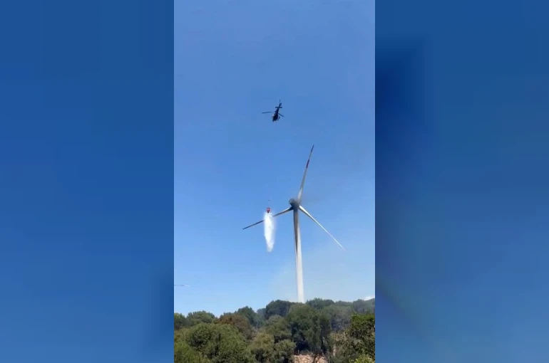 İzmir’de rüzgar türbinindeki yangına helikopterle müdahale 