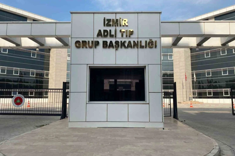 İzmir’de sahilde yeni doğmuş bebek cesedi bulundu 