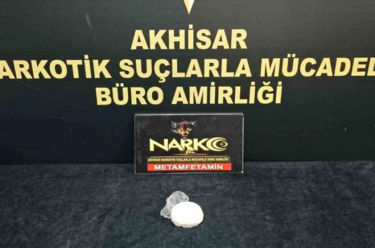 İzmir’den Manisa’ya uyuşturucu sevkiyatı yapan şahıs yakalandı 