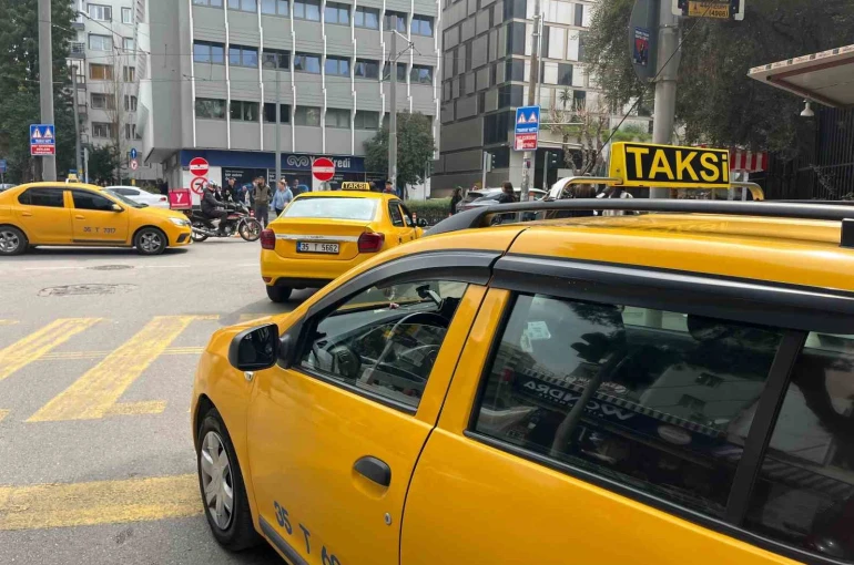 İzmir’in çevre ilçelerine 115 yeni taksi geliyor 