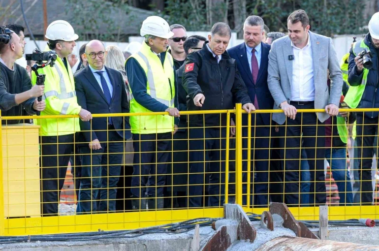 İzmir’in dev projesi Buca Metrosu’nda tünel kazıları tamamlandı 
