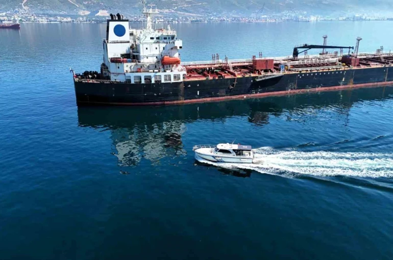 İzmit Körfezi’nden 7 bin 90 metreküp atık ayrıştırıldı 